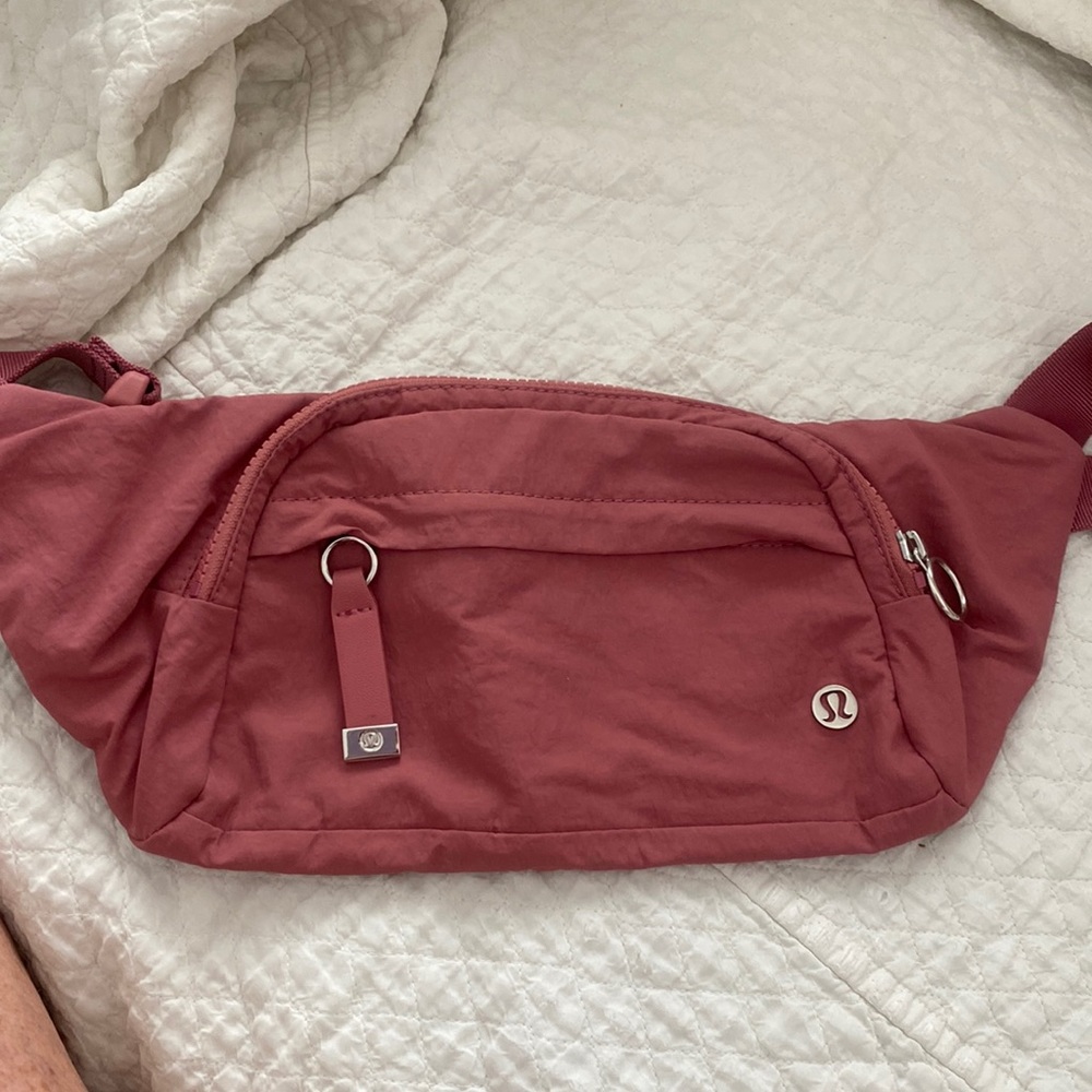 Lululemon belt bag/ cross body bag